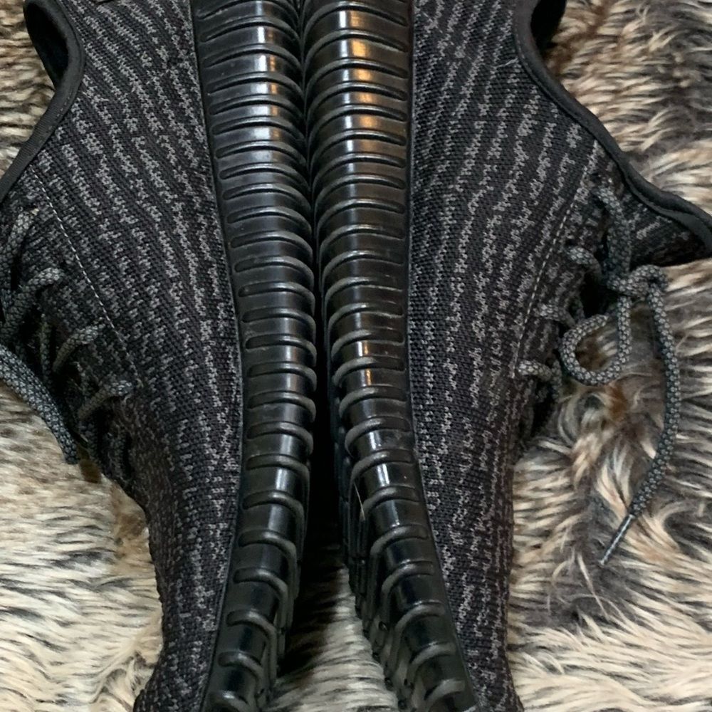 Adidas Yeezy 350 Boost Low Kanye West Triple Black Pirate Black AQ2659 BB5350 - Picture 9 of 11